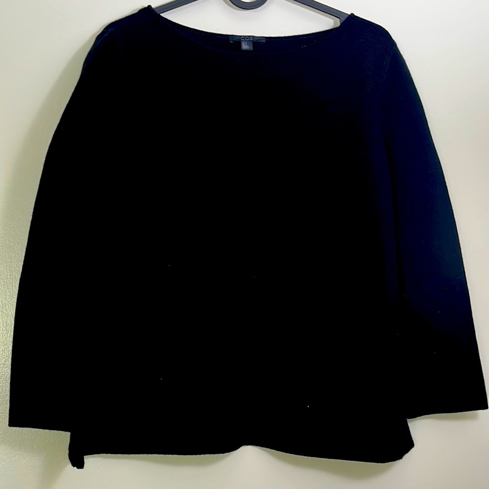 Cos wool sweater with two front pocket Small